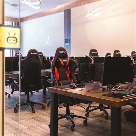 gaming lounge london|SideQuest .